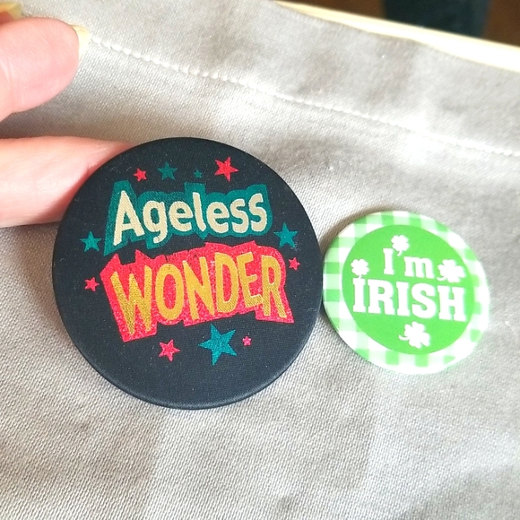 AGELESS WONDER & I'M IRISH Button pins - Picture 1 of 4